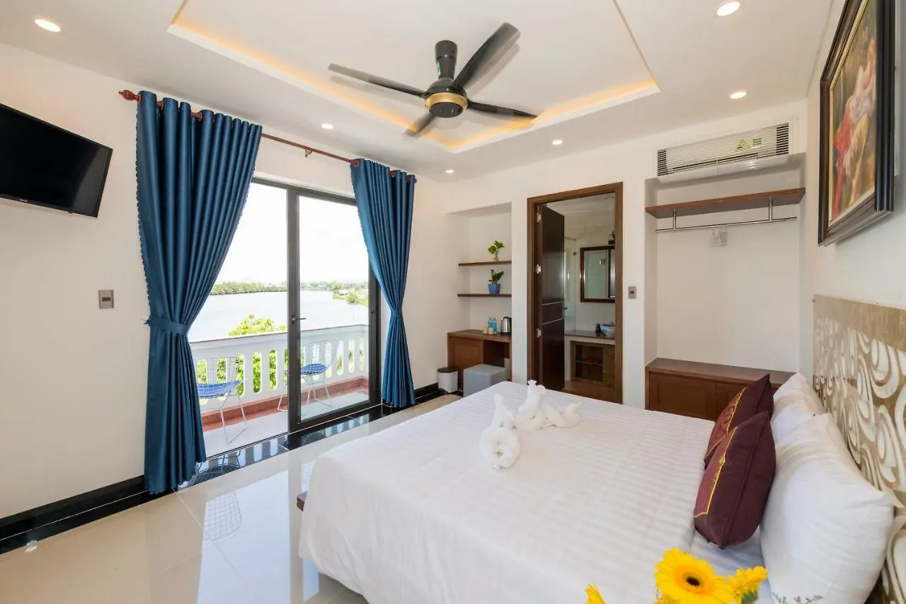 Phuc Hung Riverside Villa 호이안